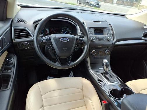 2015 Ford Edge SE