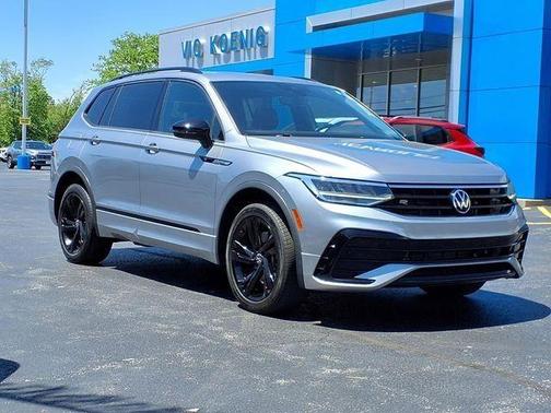 Pyrite Silver Metallic 2023 Volkswagen Tiguan 2.0T SE R-Line Black