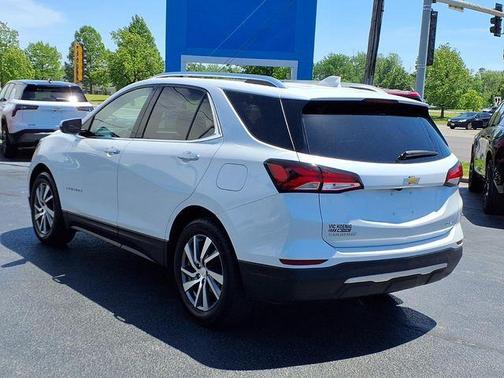 Iridescent Pearl Tricoat 2022 Chevrolet Equinox Premier
