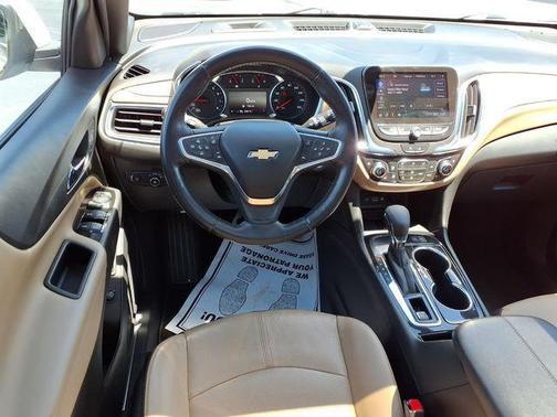 Iridescent Pearl Tricoat 2022 Chevrolet Equinox Premier