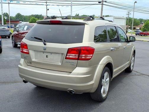 Light Sandstone Clearcoat Metallic 2009 Dodge Journey R/T