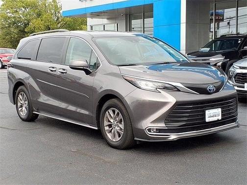 2022 Toyota Sienna XLE