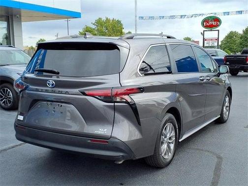 2022 Toyota Sienna XLE