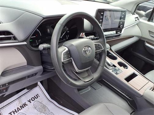 2022 Toyota Sienna XLE