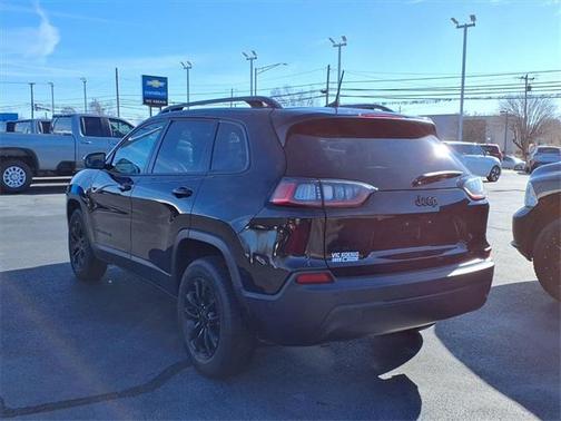 2023 Jeep Cherokee Altitude Lux