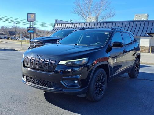 2023 Jeep Cherokee Altitude Lux