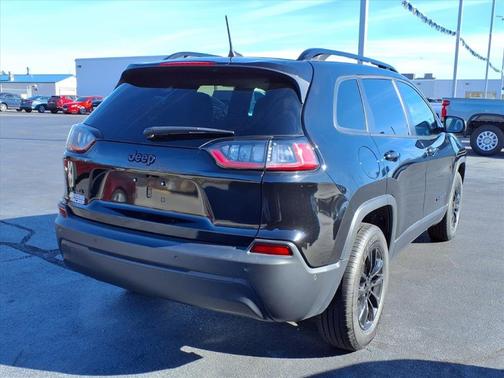 2023 Jeep Cherokee Altitude Lux