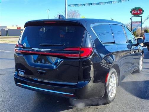 2024 Chrysler Pacifica Touring-L