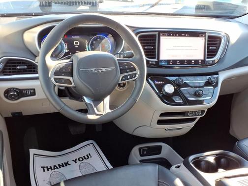 2024 Chrysler Pacifica Touring-L