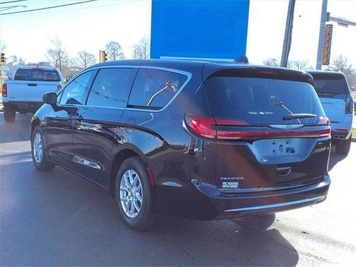 2024 Chrysler Pacifica Touring-L