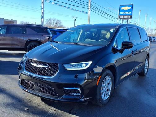 2024 Chrysler Pacifica Touring-L