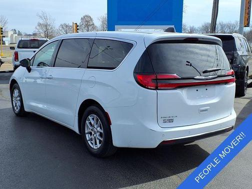 2024 Chrysler Pacifica Touring-L