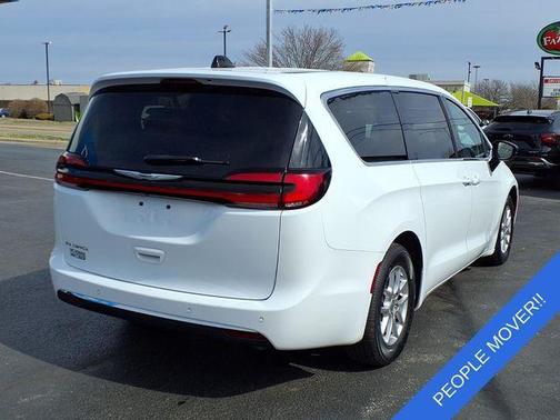 2024 Chrysler Pacifica Touring-L