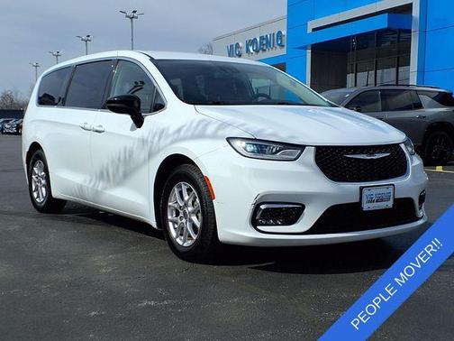 2024 Chrysler Pacifica Touring-L