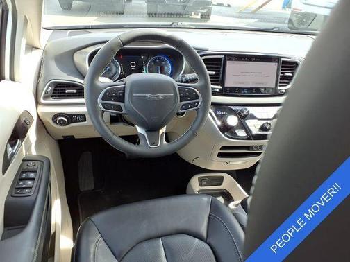 2024 Chrysler Pacifica Touring-L
