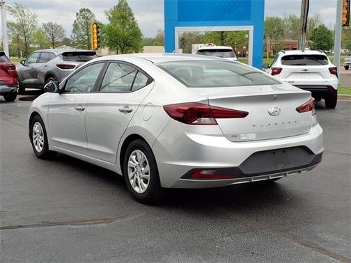 2019 Hyundai ELANTRA SE