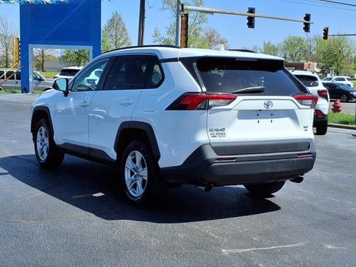 2020 Toyota RAV4 XLE
