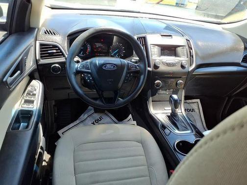 White Gold Metallic 2018 Ford Edge SE