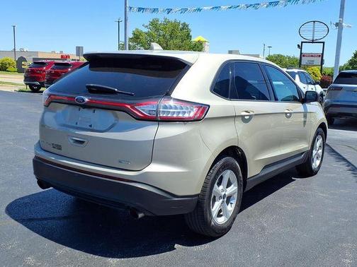 White Gold Metallic 2018 Ford Edge SE