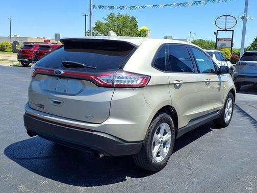 White Gold Metallic 2018 Ford Edge SE