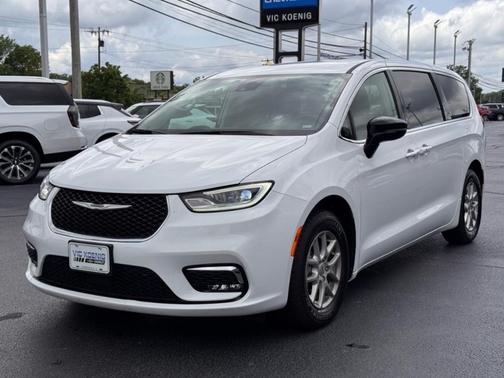 2024 Chrysler Pacifica Touring-L