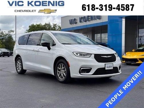 2024 Chrysler Pacifica Touring-L