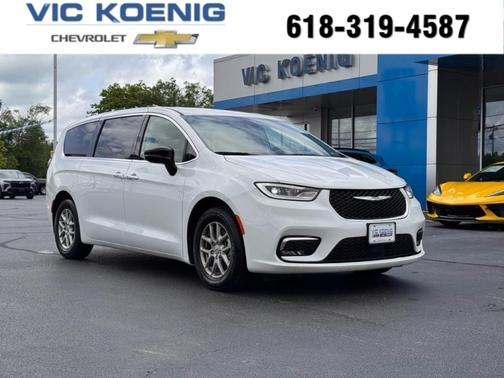 2024 Chrysler Pacifica Touring-L