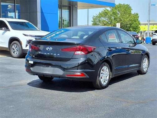 2020 Hyundai ELANTRA SE