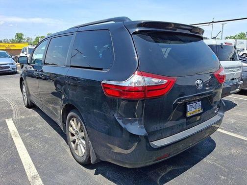 Midnight Black Metallic 2017 Toyota Sienna XLE