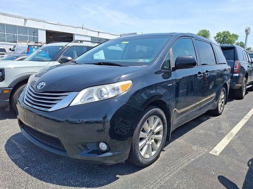 Midnight Black Metallic 2017 Toyota Sienna XLE