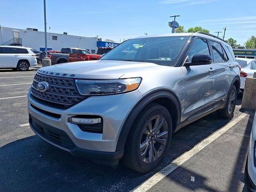 Silver Metallic 2023 Ford Explorer XLT