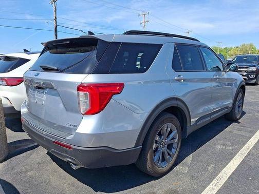 Silver Metallic 2023 Ford Explorer XLT