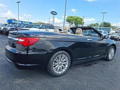 2013 Chrysler 200 Limited