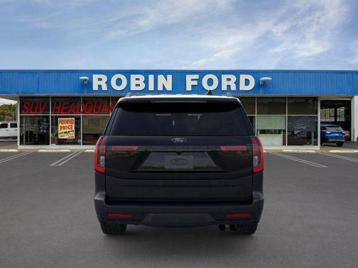 Agate Black Metallic 2026 Ford Expedition Tremor