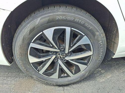 Pure White 2023 Volkswagen Jetta 1.5T S