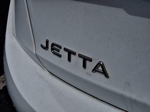 Pure White 2023 Volkswagen Jetta 1.5T S