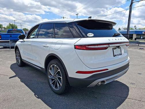 White Metallic 2023 Lincoln Corsair Standard