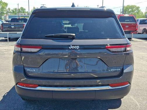 Metallic 2025 Jeep Grand Cherokee Limited