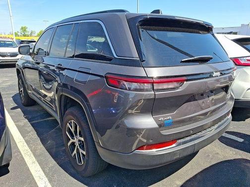 Metallic 2025 Jeep Grand Cherokee Limited