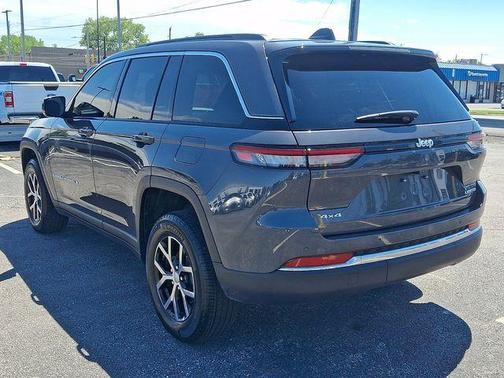 Metallic 2025 Jeep Grand Cherokee Limited