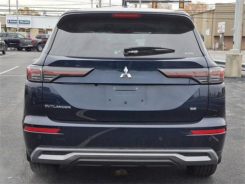 2025 Mitsubishi Outlander SE