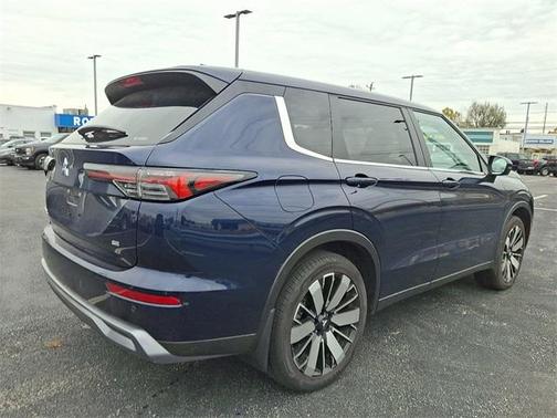 2025 Mitsubishi Outlander SE