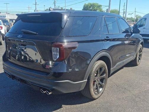 Black Metallic 2022 Ford Explorer ST