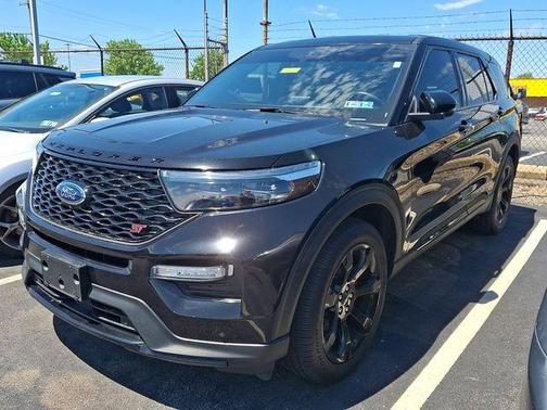 Black Metallic 2022 Ford Explorer ST