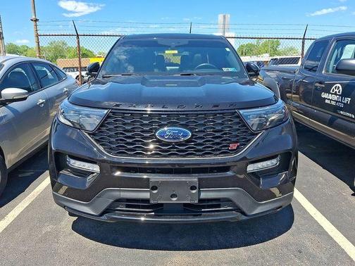 Black Metallic 2022 Ford Explorer ST