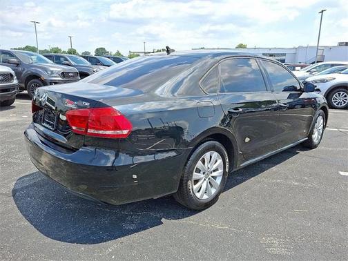 2015 Volkswagen Passat 1.8T Auto Wolfsburg Ed