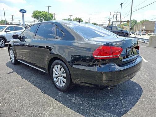 2015 Volkswagen Passat 1.8T Auto Wolfsburg Ed