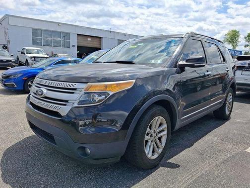 Tuxedo Black Metallic 2014 Ford Explorer XLT