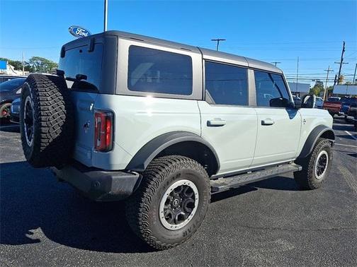 2022 Ford Bronco Outer Banks