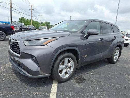 2022 Toyota Highlander LE